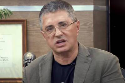 Александр Мясников - Доктор Мясников объяснил бесполезность препаратов от гипертонии - mk.ru - Россия