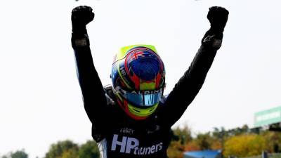 Роберт Шварцман - Оскар Пиастри - Тео Пуршер - Пиастри выиграл третью гонку «Формулы-2» в Сочи, Шварцман — четвёртый - russian.rt.com - Сочи