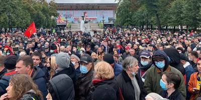 Полиция на митинге коммунистов включила песню «Дядя Вова, мы с тобой» - newsland.com - Москва - Россия