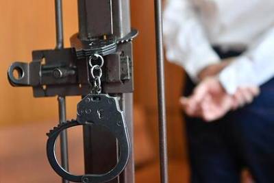Валерий Горелых - Российского полицейского заподозрили в изнасиловании 12-летней школьницы - lenta.ru - Россия - Свердловская обл. - Первоуральск