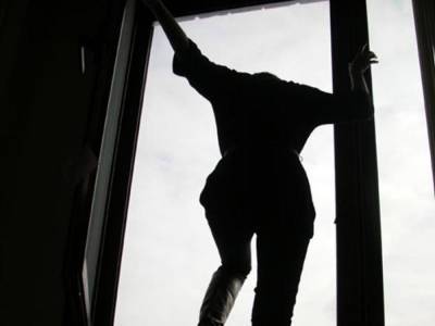 В Свислочи 26-летняя девушка выбросилась с балкона - grodnonews.by - Белоруссия