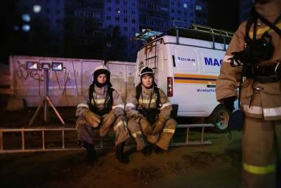 Неадекватного мужчину сняли с 15 этажа стройки спасатели в Новосибирске - novos.mk.ru - Новосибирск