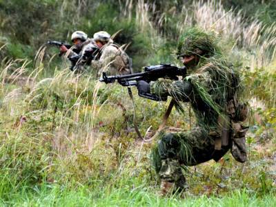 Боевики шесть раз обстреливали позиции ВСУ на Донбассе. Один военный ООС погиб, второй – в больнице - gordonua.com - Россия - Украина - Крым - Луганская обл. - Донецкая обл. - Обстрелы