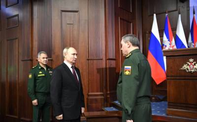 Владимир Путин - Кабмин поддержал законопроект о продлении предельного срока службы высшего офицерского состава - topwar.ru - Россия