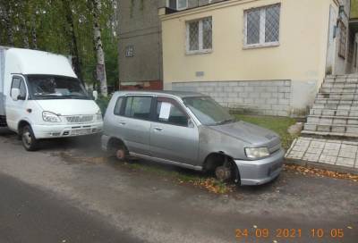 Брошенный в Твери Nissan отправят на свалку, если за ним не вернется хозяин - afanasy.biz - Тверь - район Московский, Тверь