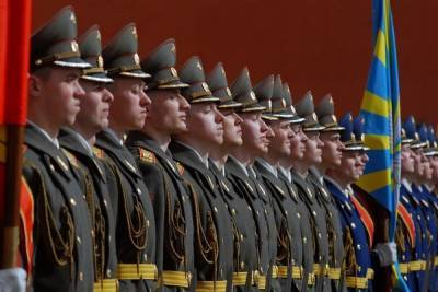 Владимир Путин - Правительство поддержало увеличение предельного срока службы генералов - mk.ru - Россия