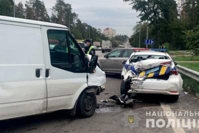 Ford - В Киеве пьяный водитель микроавтобуса наехал на полицейских: четверо пострадавших - rupor.info - Киев - район Святошинский
