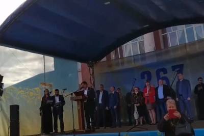 Мэр украинского города не смог прочитать поздравление на государственном языке - mk.ru - Украина - Одесская обл.