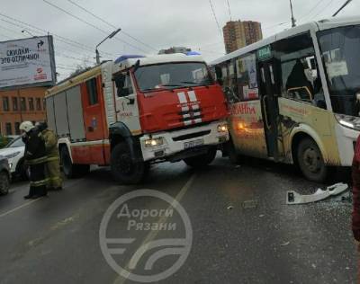 Полиция прокомментировала ДТП с пожарной машиной в Рязани - 7info.ru - Рязань