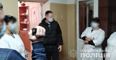 На Черкащине врач выдавала поддельные COVID-сертификаты за пять тысяч гривен - kp.ua - Украина