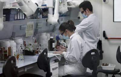 Журнал The Lancet распустил группу ученых, изучавших происхождение коронавируса - obzor.lt - США - Колумбия