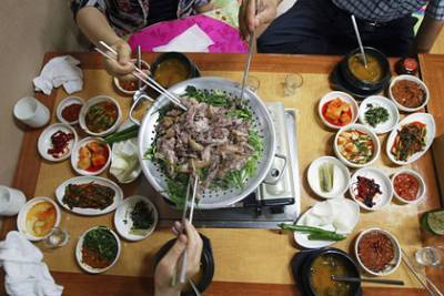 Мун Чжэин - В Южной Корее предложили запретить есть собачье мясо - lenta.ru - Южная Корея - Сеул