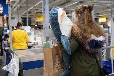 Плюшевые акулы из IKEA оказались под угрозой снятия с производства - lenta.ru - Россия - Англия