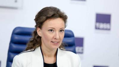 Владимир Путин - Анна Кузнецова - Анна Кузнецова согласилась возглавить в Госдуме защиту семьи и детей - vm.ru - Россия