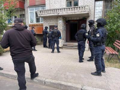 В Северодонецке спецназовцы штурмовали квартиру, чтобы спасти бабушку от собственного внука - vchaspik.ua - Украина - Северодонецк