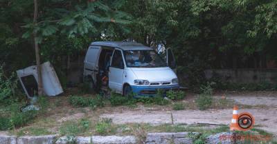 В Днепре молодой охранник умер в заброшенном авто, где он жил - kp.ua - Украина - Киев - Турция