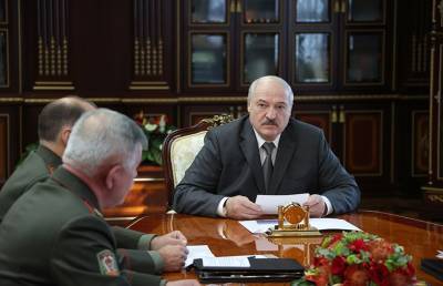 Александр Лукашенко - Лукашенко о мигрантах на границе: Соседи ввели чрезвычайное положение, чтобы никто не узнал, как там умирают люди - ont.by - Белоруссия