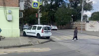 В Ростове-на-Дону водитель пассажирского автобуса проехал на красный свет и врезался в «Ладу» - usedcars.ru - Ростов-На-Дону - Ростовская обл.