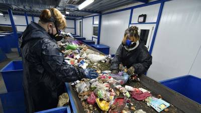 Виктория Абрамченко - Правительство РФ поручило проверить переработчиков мусора - iz.ru - Россия - Израиль