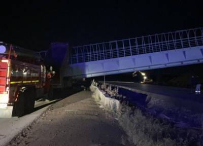 Два человека погибли на трассе под Пермью при обрушении надземного перехода - province.ru - Россия - Пермь - Пермский край
