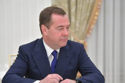 Дмитрий Медведев - Алексей Пушков - Медведев ответил на сомнения Запада в легитимности выборов: Плевать - mk.ru - Россия