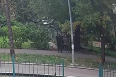Группа малолетних грабителей напали на подростка в Киеве и попали на видео - rupor.info - Киев