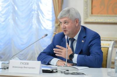 Александр Гусев - Гусев призвал воронежцев вакцинироваться: "Сознательность и ответственность, а не предрассудки и неосторожность" - nakanune.ru