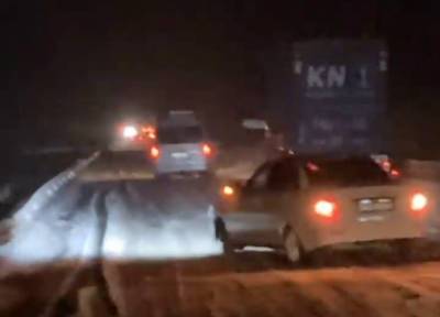 На трассе в Башкирии снегопад парализовал движение - bash.news - Башкирия - район Белорецкий
