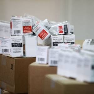 В Запорожскую область поступило почти 3 тыс. инновационных препаратов для лечения COVID-19. Фото - reporter-ua.com - США - Украина - Запорожская обл.