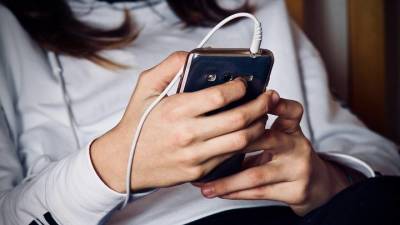 Психолог оценила влияние соцсетей и стриминговых платформ на подростков - vm.ru