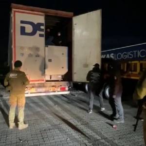 В порту в Одесской области нашли двух нелегалов, спрятанных в турецких тканях. - reporter-ua.com - Украина - Турция - Одесса - Одесская обл.
