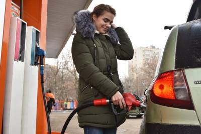 Владислав Жуковский - Эксперт рассказал, сколько россияне тратят на бензин - vm.ru