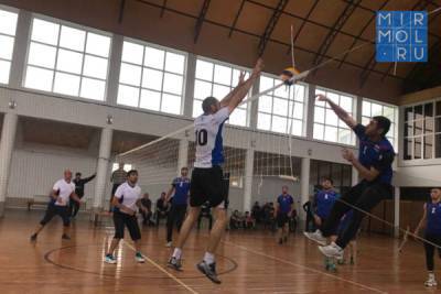 В Магарамкентском районе прошел открытый турнир по волейболу ко Дню образования муниципалитета - mirmol.ru - район Сулейман-Стальский - район Магарамкентский