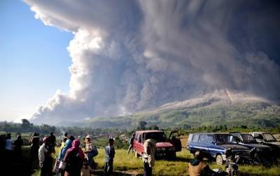 На Канарских островах возобновилось извержение вулкана и мира - cursorinfo.co.il - Испания - Reuters