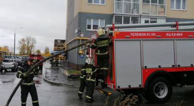 Восемь пожарных машин подъехали к 16-этажному жилому зданию в Новочебоксарске - pg21.ru - Россия - респ. Чувашия - Новочебоксарск