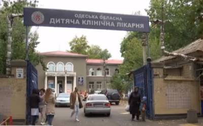 Полдня в очереди с больным ребенком: одесситы жалуются на хаос в детской больнице - politeka.net - Украина - Одесса