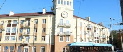 В Мариуполе на одном из домов в центре города установили часы с курантами - w-n.com.ua - Мариуполь