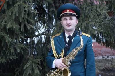 Борис Ельцин - В Брянске музыкант-росгвардеец посаятил альбом генералу Романову - mk.ru - Россия - респ. Чечня - Брянск