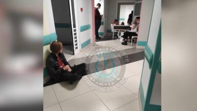 На 3-часовые очереди в детской поликлинике опять пожаловались жители Воронежа - gorcom36.ru - Воронеж - район Центральный