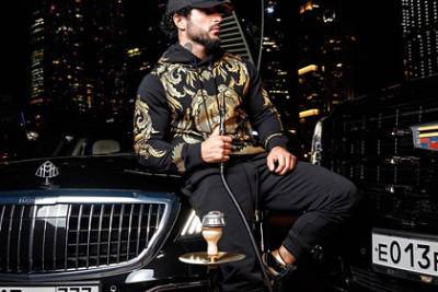 Российский лейбл Black Star обвинили в краже логотипа Versace - lenta.ru
