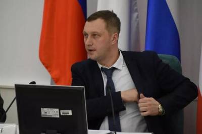 Роман Бусаргин - После выборов всем чиновникам Саратовской области решили поднять зарплату на 25% - versia.ru - Саратовская обл.