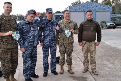 Сотрудники американского посольства на Украине посетили Донбасс - lenta.ru - США - Украина - Мариуполь