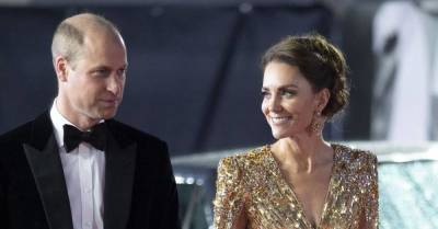принц Уильям - Кейт Миддлтон - Затмила Меган Маркл! Кейт Миддлтон в золотом платье за 300 тысяч рублей появилась в свете - skuke.net