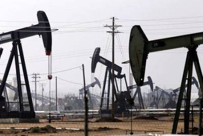 Нефть теряет более 1,5%, опасения о спросе давят на котировки - smartmoney.one - Токио