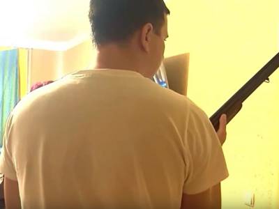 Гибель сотрудника КГБ Белоруссии при штурме квартиры программиста, подозреваемого в терроризме, попала на видео - bloknot.ru - Белоруссия - Минск