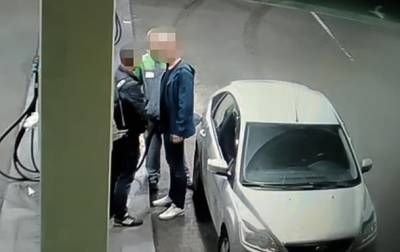 Избил и вызвал "скорую": смерть на АЗС в Киеве - korrespondent.net - Украина - Киев