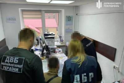 Анастасий Маркин - Трое харьковских полицейских напали и ограбили двух прохожих - rupor.info - Украина - Харьковская обл.