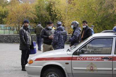 Валерий Горелых - В Екатеринбурге полиция приехала в миграционный отдел из-за очереди посетителей - znak.com - Россия - Екатеринбург - Свердловская обл. - city My