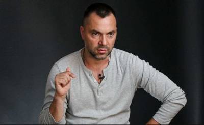Владимир Зеленский - Алексей Арестович - Арестович связал обострение на Донбассе с местью Зеленскому за визит в США - sharij.net - США - Украина