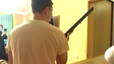 К видео перестрелки сотрудника КГБ и застрелившего его человека есть вопросы. Вот они - ukrpost.biz